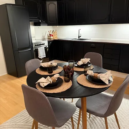 Daire Centrally Located In The Middle Of The Center With 2 Bedrooms Narvik