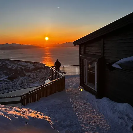 Centrally Located In The Middle Of The Center With 2 Bedrooms Daire Narvik